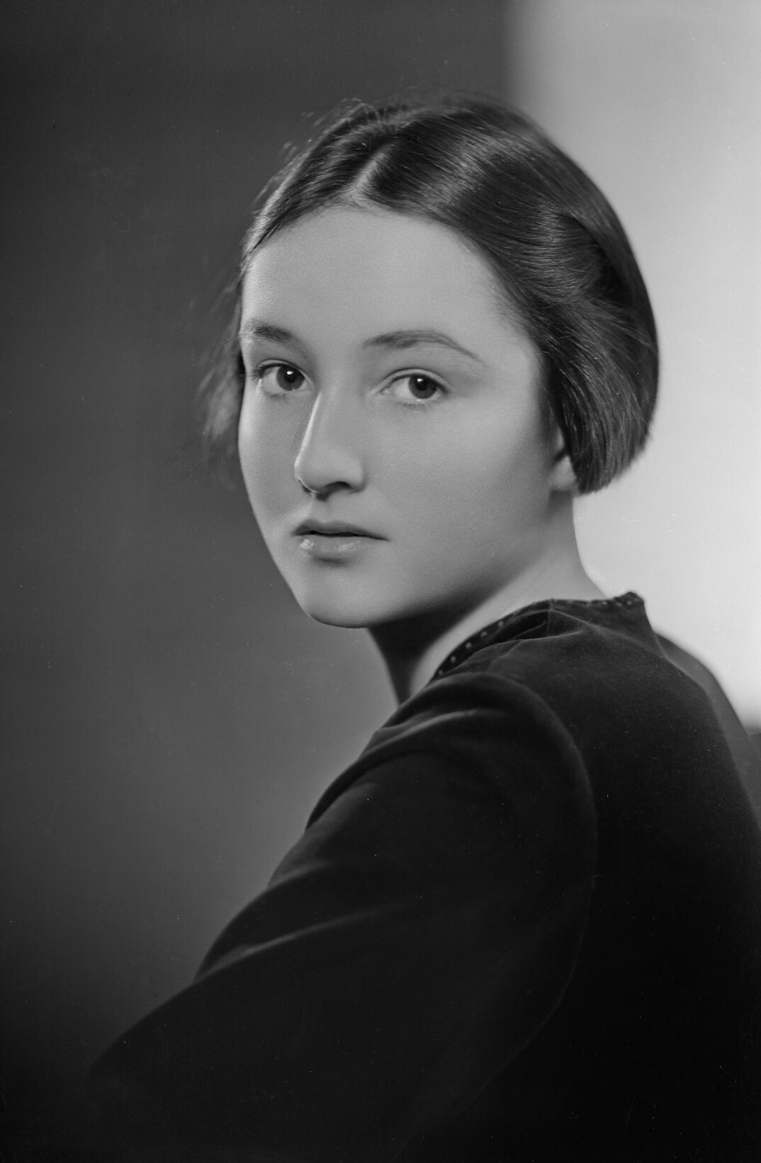 young actress in old photo