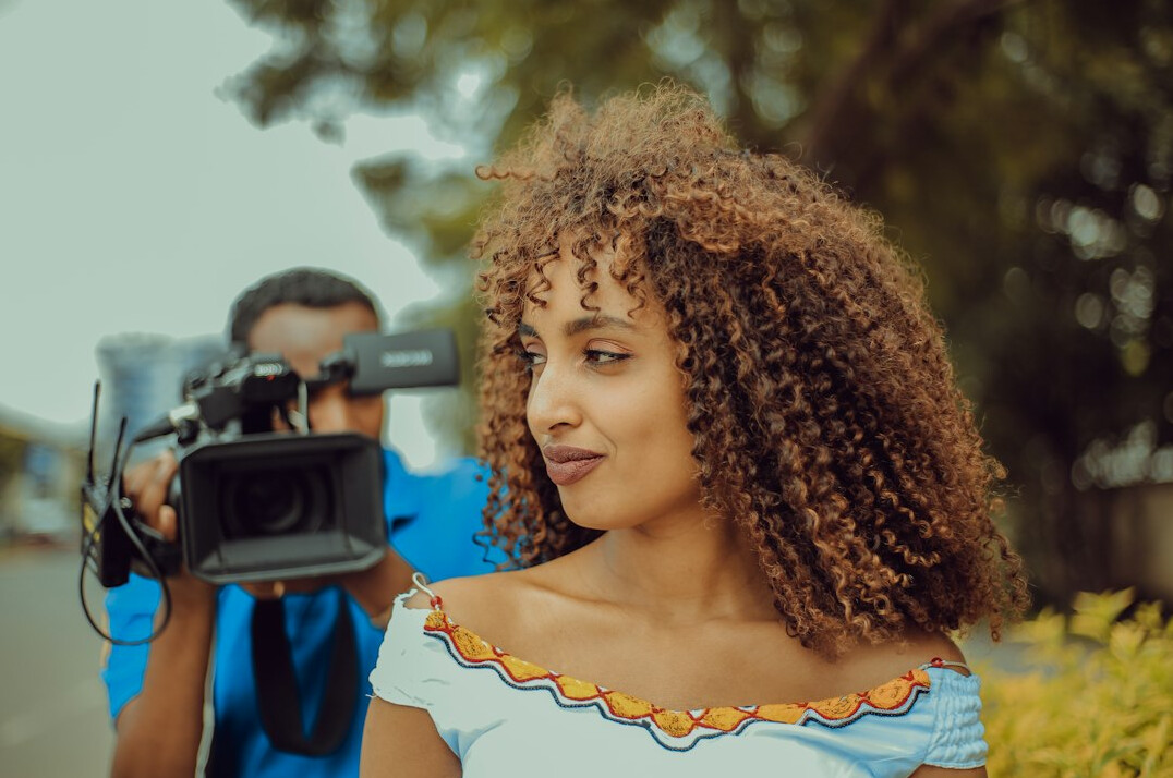 actress on film set